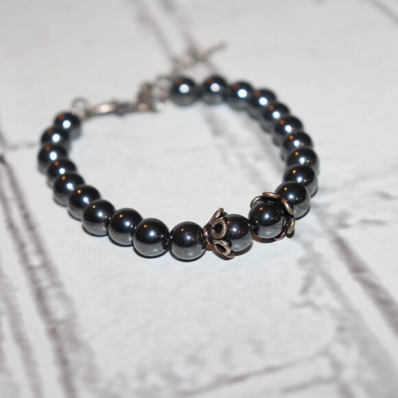 Beautiful silver and hematite beaded bracelet 7.5-9" - Picture 3 of 4